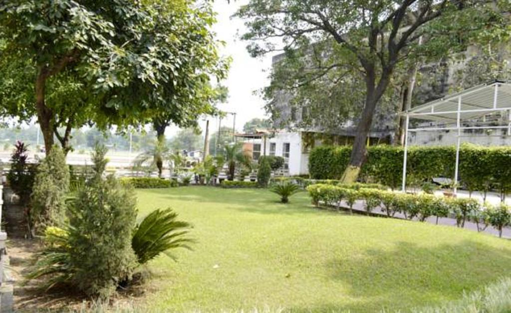 Hotel Bhajgovindam Haridwar Bagian luar foto